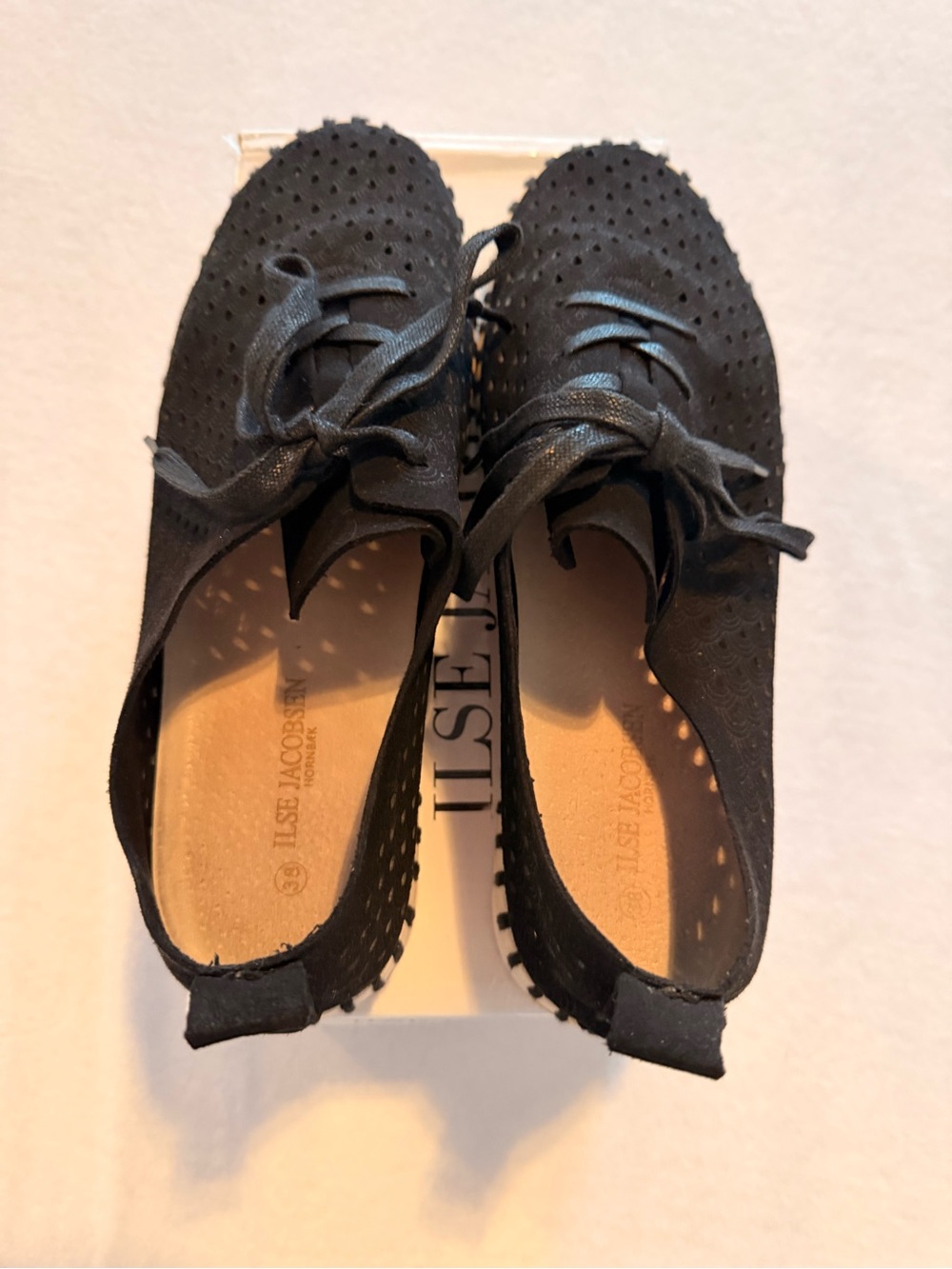 Ilse Jacobsen Black Perforated Lace-Up Flats